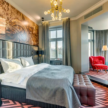 Grand Poet Hotel And Spa By Semarah Рига Екстериор снимка Suite
