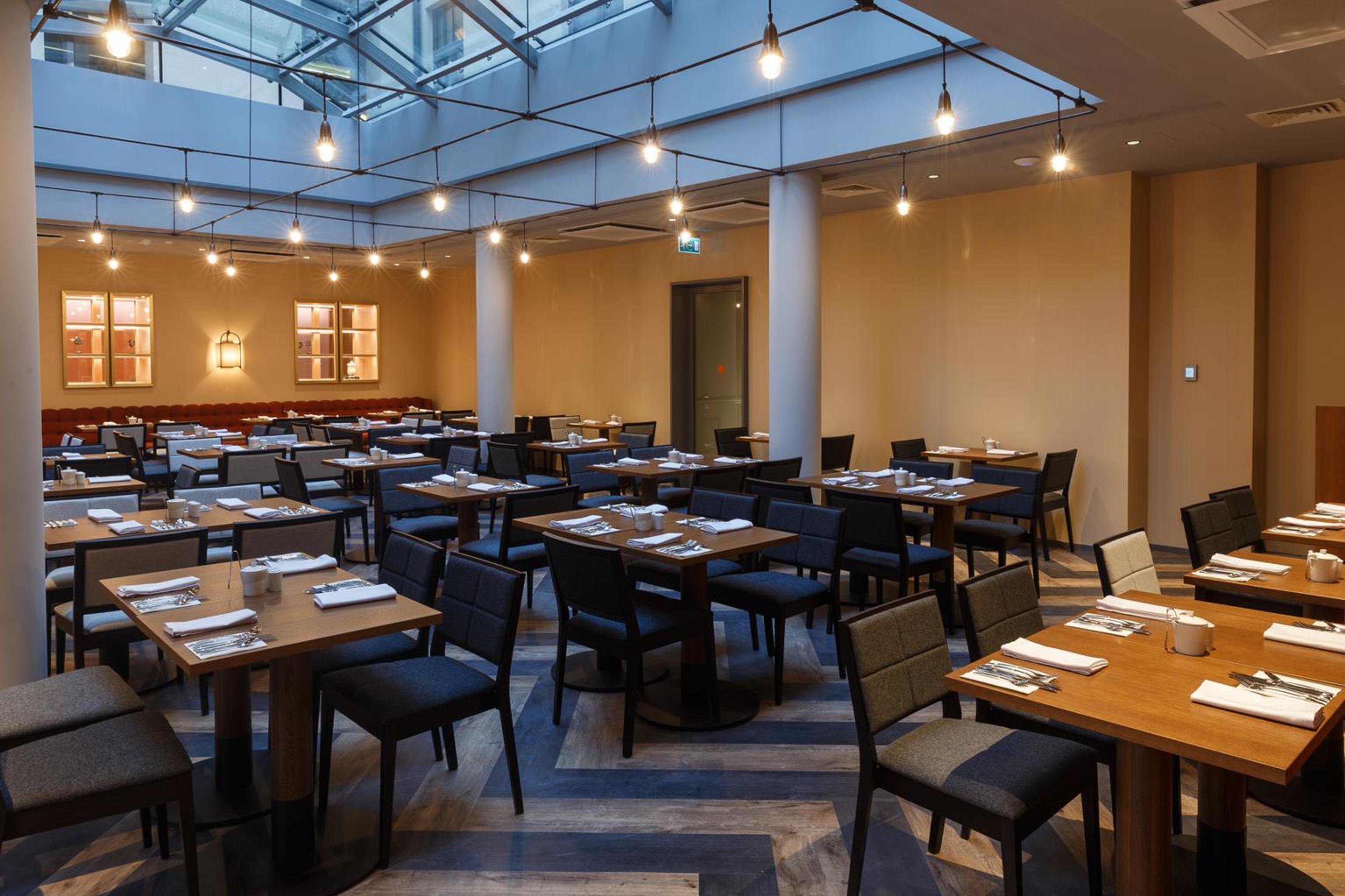 Grand Poet Hotel And Spa By Semarah Рига Екстериор снимка The restaurant