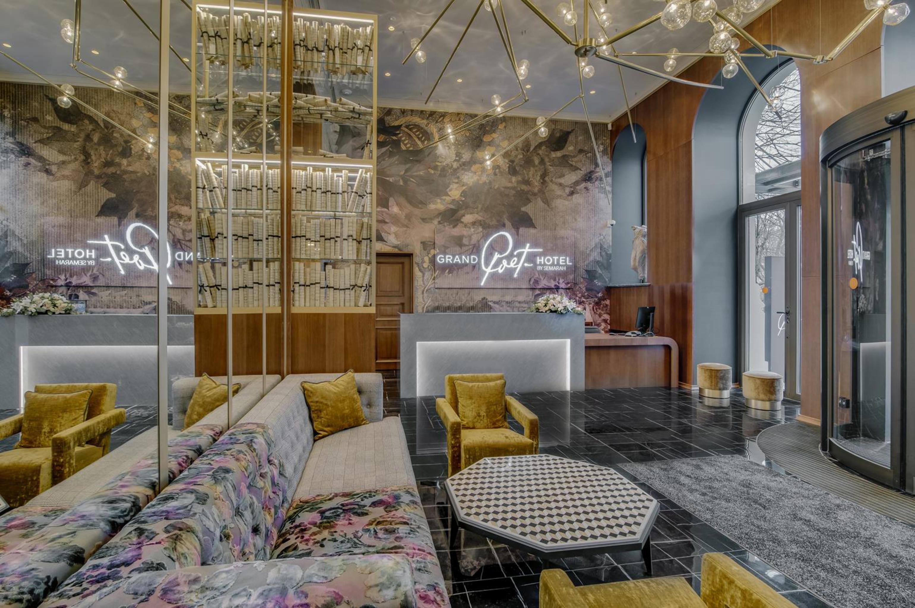 Grand Poet Hotel And Spa By Semarah Рига Екстериор снимка The lobby of the hotel