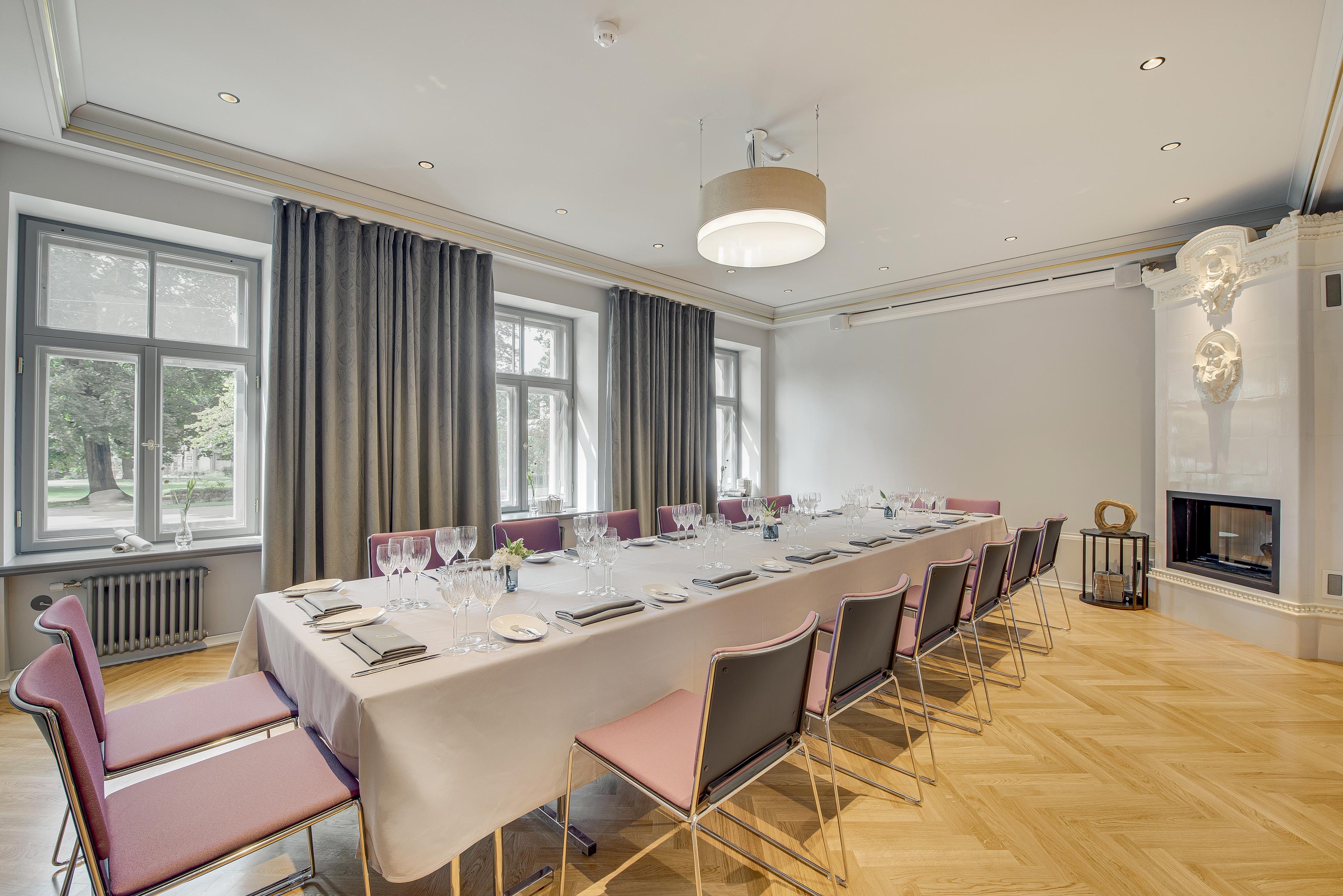 Grand Poet Hotel And Spa By Semarah Рига Екстериор снимка The interior of the restaurant