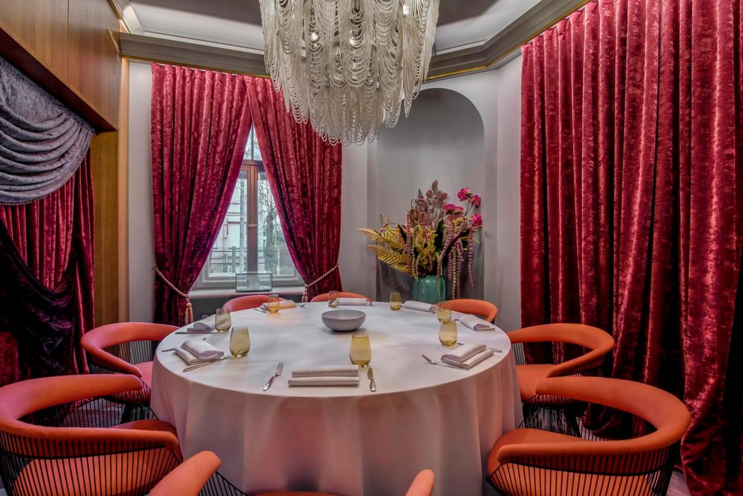 Grand Poet Hotel And Spa By Semarah Рига Екстериор снимка Private dining room at the restaurant